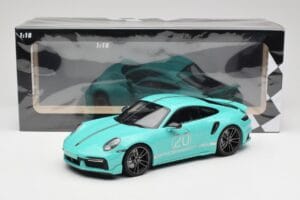Porsche 911 992 Turbo S Sport Design Package Racing Green Minichamps 1:18 155069175 Метал — снимка 6 от 6