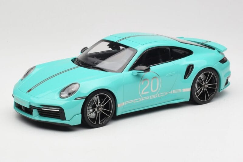 Porsche 911 992 Turbo S Sport Design Package Racing Green Minichamps 1:18 155069175 Метал