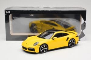 Porsche 911 992 Turbo S Жълт Minichamps 1:18 155069071 Метал — снимка 6 от 6