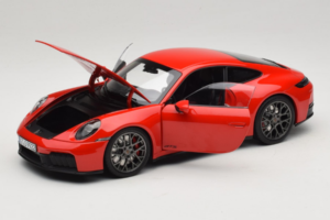 Porsche 911 992.2 Carrera 4 GTS Guards Red Norev 1:18 187171 Метал — снимка 2 от 8