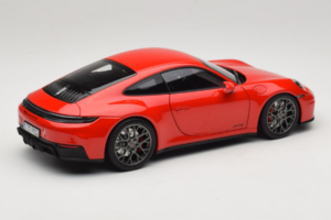 Porsche 911 992.2 Carrera 4 GTS Guards Red Norev 1:18 187171 Метал — снимка 3 от 8