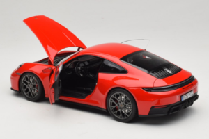 Porsche 911 992.2 Carrera 4 GTS Guards Red Norev 1:18 187171 Метал — снимка 5 от 8