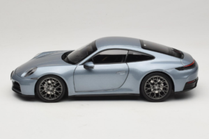 Porsche 911 992.2 Carrera Polar Silver Metallic Norev 1:18 187170 Метал — снимка 4 от 8