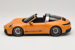 Porsche 911 992.2 Targa 4 GTS Bahama Yellow Norev 1:18 187190 Метал — снимка 5 от 10