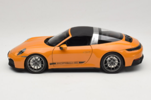 Porsche 911 992.2 Targa 4 GTS Bahama Yellow Norev 1:18 187190 Метал — снимка 6 от 10
