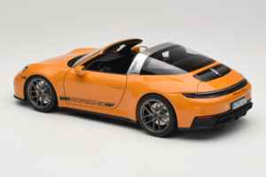 Porsche 911 992.2 Targa 4 GTS Bahama Yellow Norev 1:18 187190 Метал — снимка 9 от 10
