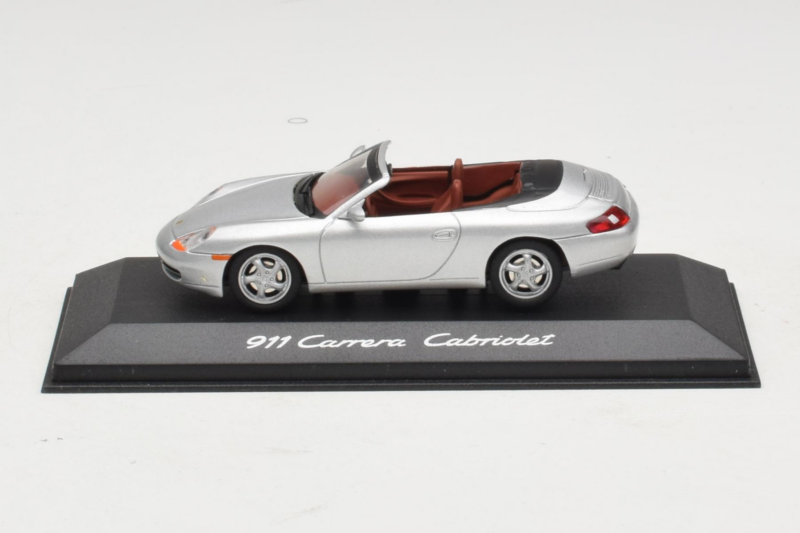 Porsche 911 996 Кабриолет Сребрист Minichamps 1:43 WAP02004097 Метал