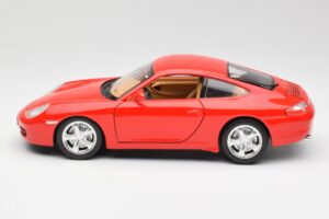 Porsche 911 996 Carrera 4 Червен Bburago 1:18 30085 Метал — снимка 4 от 8