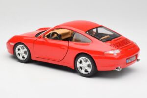 Porsche 911 996 Carrera 4 Червен Bburago 1:18 30085 Метал — снимка 7 от 8