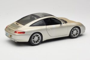 Porsche 911 996 Carrera 4S Сребрист Maisto 1:18 WAP02102212 Метал — снимка 3 от 8