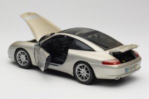 Porsche 911 996 Carrera 4S Сребрист Maisto 1:18 WAP02102212 Метал — снимка 5 от 8