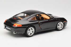 Porsche 911 996 Carrera Черен Bburago 1:18 3385-M2 Метал — снимка 3 от 8