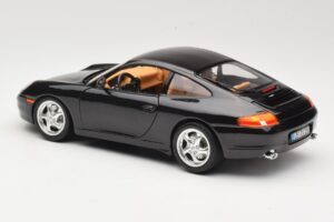 Porsche 911 996 Carrera Черен Bburago 1:18 3385-M2 Метал — снимка 7 от 8