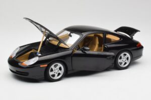 Porsche 911 996 Carrera Черен Gate 1:18 1043 Метал — снимка 2 от 8