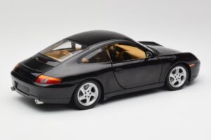 Porsche 911 996 Carrera Черен Gate 1:18 1043 Метал — снимка 3 от 8