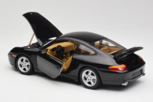 Porsche 911 996 Carrera Черен Gate 1:18 1043 Метал — снимка 5 от 8