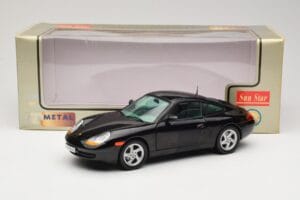 Porsche 911 996 Carrera Черен Sun Star 1:18 1202 Метал — снимка 8 от 8