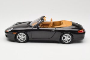 Porsche 911 996 Carrera Кабриолет Черен UT Models 1:18 WAP02100997 Метал — снимка 4 от 8