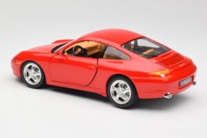 Porsche 911 996 Carrera Червен Bburago 1:18 3385 Метал — снимка 7 от 8