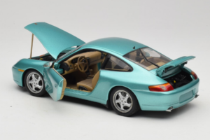 Porsche 911 996 Green Metallic UT Models 1:18 27901 Метал — снимка 5 от 8