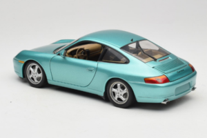 Porsche 911 996 Green Metallic UT Models 1:18 27901 Метал — снимка 7 от 8