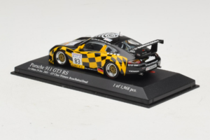 Porsche 911 996 GT3 RS #83 Rosa / Babini 24 Hours of Le Mans 2001 Minichamps 1:43 400016983 Метал — снимка 3 от 4