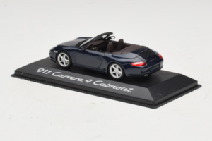 Porsche 911 997 Carrera 4 Кабриолет Тъмносиньо Minichamps 1:43 WAP02015216-P1 Метал — снимка 3 от 4