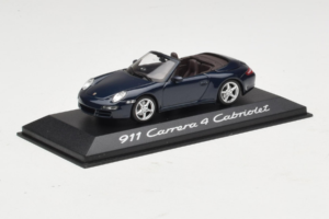 Porsche 911 997 Carrera 4 Кабриолет Тъмносиньо Minichamps 1:43 WAP02015216-R1 Метал — снимка 2 от 4