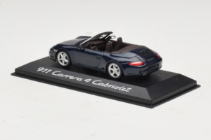 Porsche 911 997 Carrera 4 Кабриолет Тъмносиньо Minichamps 1:43 WAP02015216-R1 Метал — снимка 3 от 4