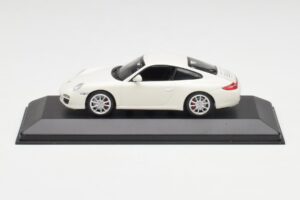 Porsche 911 997 Carrera 4S Carrara Бял Minichamps 1:43 403066431 Метал