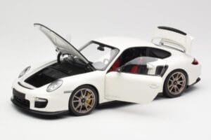Porsche 911 997 GT2 RS Бял Minichamps 1:18 100069400 Метал — снимка 2 от 8