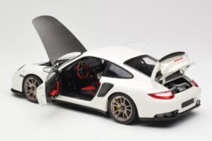 Porsche 911 997 GT2 RS Бял Minichamps 1:18 100069400 Метал — снимка 5 от 8