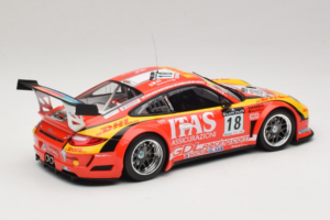 Porsche 911 997 GT3 R #8 De Lorenzi Racing De Lorenzi 24 Hours of Spa 2011 Minichamps 1:18 151118918 Метал — снимка 2 от 6