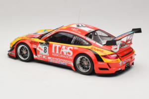 Porsche 911 997 GT3 R #8 De Lorenzi Racing De Lorenzi 24 Hours of Spa 2011 Minichamps 1:18 151118918 Метал — снимка 5 от 6