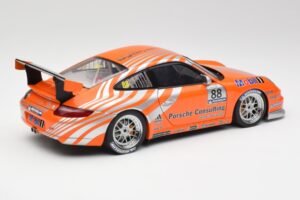 Porsche 911 997 GT3 R #88 Porsche Consulting 2005 AUTOart 1:18 77821 Метал — снимка 3 от 8