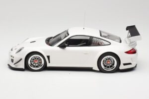 Porsche 911 997 GT3 R Street Бял Minichamps 1:18 151108900 Метал — снимка 3 от 6