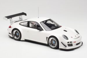 Porsche 911 997 GT3 R Street Бял Minichamps 1:18 151108900 Метал — снимка 4 от 6