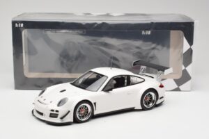 Porsche 911 997 GT3 R Street Бял Minichamps 1:18 151108900 Метал — снимка 6 от 6