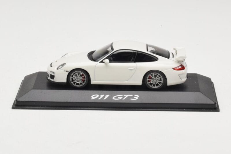 Porsche 911 997 GT3 Бял Minichamps 1:43 WAP0202080C Метал