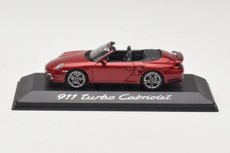 Porsche 911 997 Turbo Кабриолет Червен Minichamps 1:43 WAP0200130A Метал