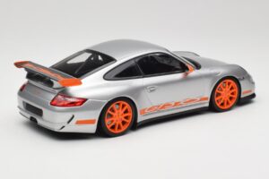 Porsche 911 997.1 GT3 RS Сребрист с Оранжеви Джанти Minichamps 1:18 155062120 Метал — снимка 2 от 6