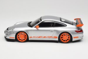Porsche 911 997.1 GT3 RS Сребрист с Оранжеви Джанти Minichamps 1:18 155062120 Метал — снимка 3 от 6