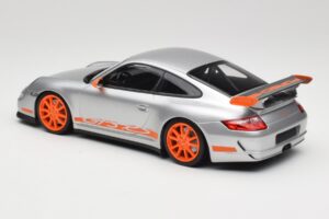 Porsche 911 997.1 GT3 RS Сребрист с Оранжеви Джанти Minichamps 1:18 155062120 Метал — снимка 5 от 6