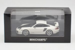 Porsche 911 997.2 GT2 RS Бял със Сребърни Джанти Minichamps 1:43 400069405 Метал — снимка 4 от 4