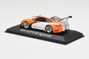Porsche 911 GT3 R Hybrid 997.2 Presentation White Orange Minichamps 1:43 WAP0201170B Метал — снимка 3 от 4