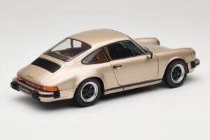 Porsche 911 Carrera 3.2 Бронзов Solido 1:18 S1802602 Метал — снимка 3 от 8
