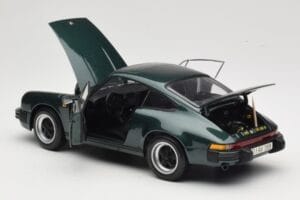 Porsche 911 Carrera Green Metallic Minichamps 1:18 100063022 Метал — снимка 5 от 8
