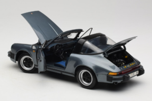 Porsche 911 SC Сребърен Minichamps 1:18 100063060 Метал — снимка 5 от 8