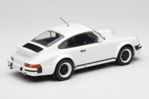 Porsche 911 SC GT Race Version IXO 1:18 18CMC007 Метал — снимка 2 от 6
