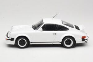 Porsche 911 SC GT Race Version IXO 1:18 18CMC007 Метал — снимка 3 от 6